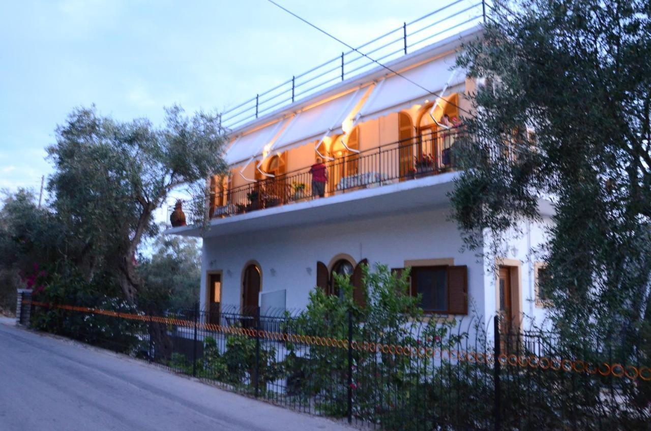 Natsios Apartments Vlachopoulátika Exterior foto
